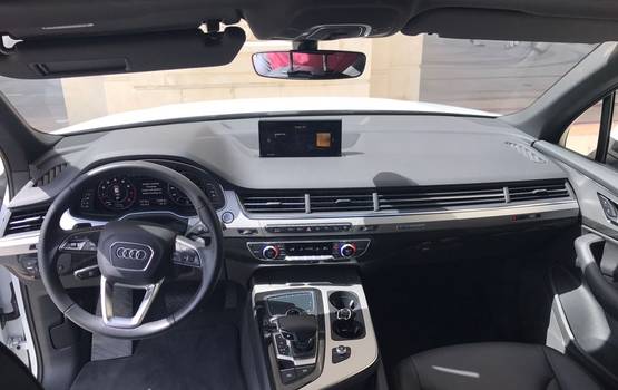 Аренда Audi Q7 NEW в Дубае - CarHire24